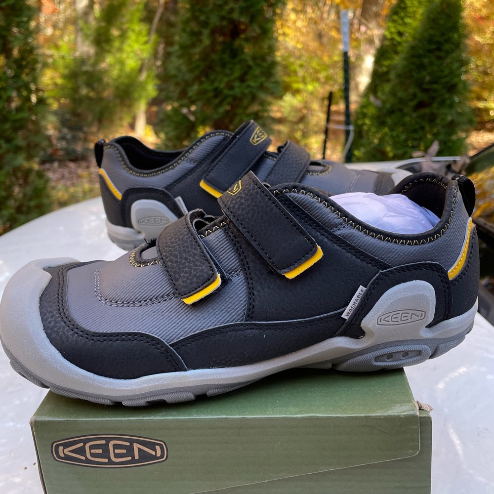 NIB KEEN Knotch Hollow DS Washable Sneakers 6 Youth Unisex